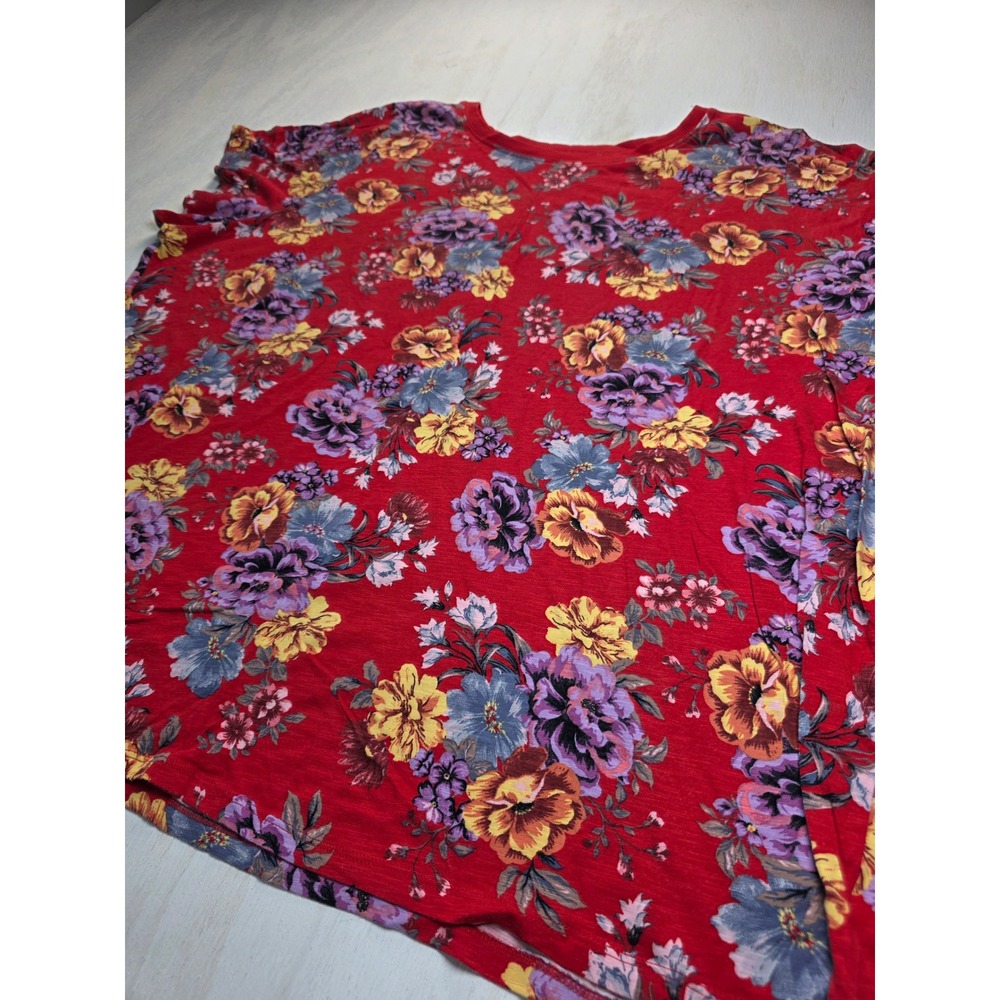 Torrid Red Floral Classic Fit T-Shirt Womens Plus 5 Boho Cottage Core Tee